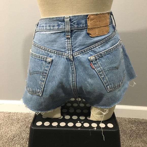 LF Vintage Levi’s shorts - Picture 3 of 6